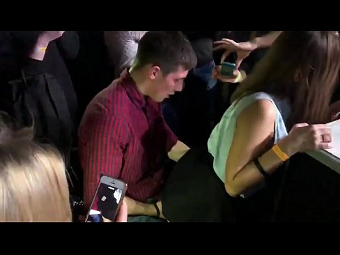 ❤️ Вистински секс во руски ноќен клуб. 18-годишна Русинка во анус и вагина се заебала во ноќен клуб ❤ Ебате на mk.pornpk.ru ❌